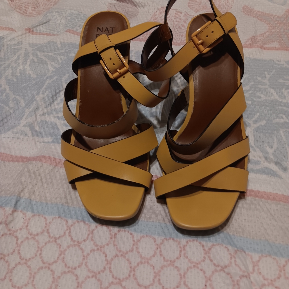🪞NUTURALIZER Juliska Yellow Strappy Sandals 11